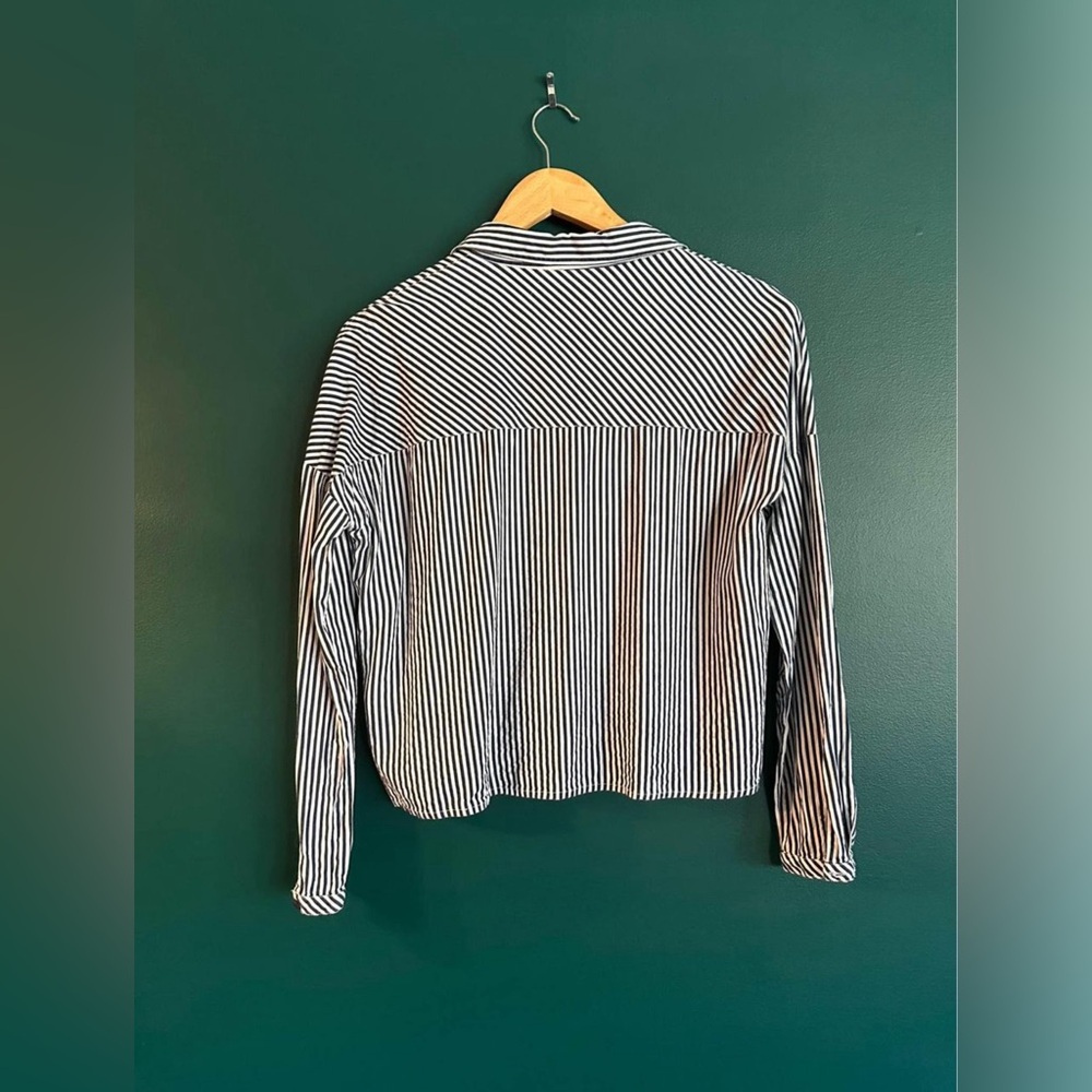 Cropped Noisy May Striped Blouse - Picture 2 of 3